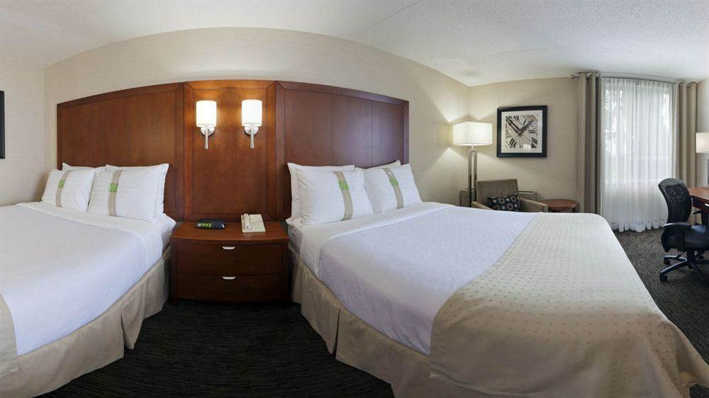 Holiday Inn Oakville Centre By Ihg Екстер'єр фото