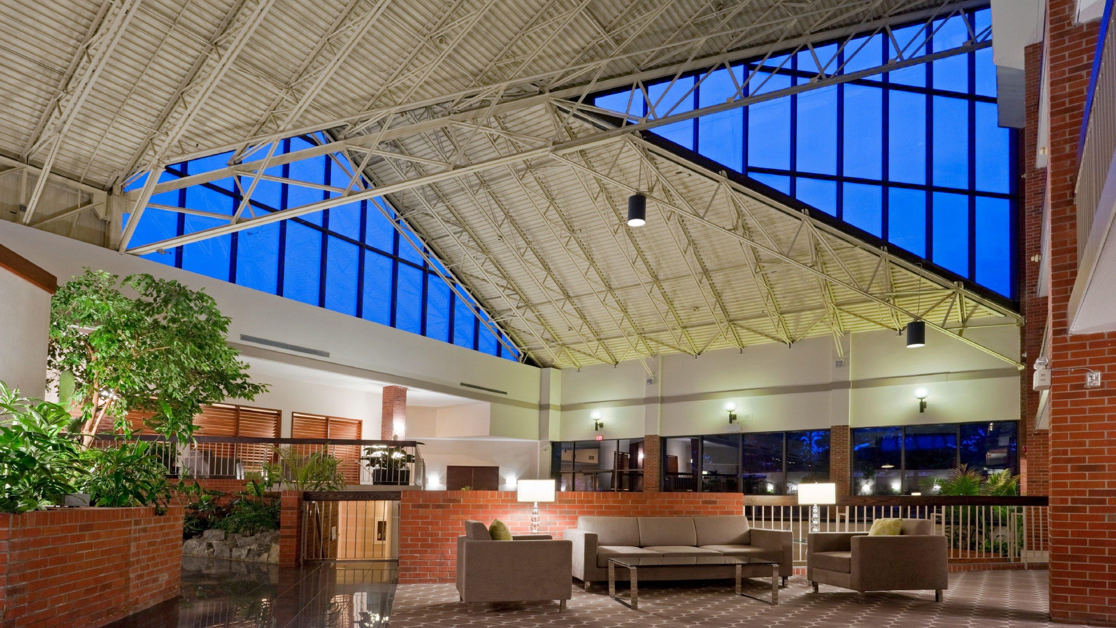Holiday Inn Oakville Centre By Ihg Екстер'єр фото