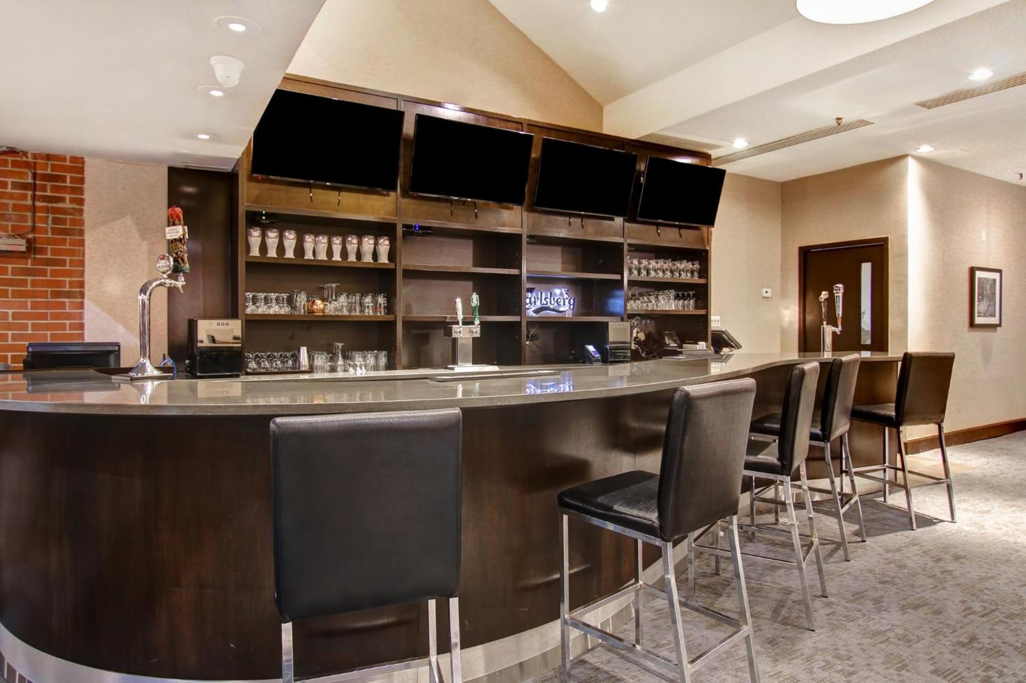 Holiday Inn Oakville Centre By Ihg Екстер'єр фото