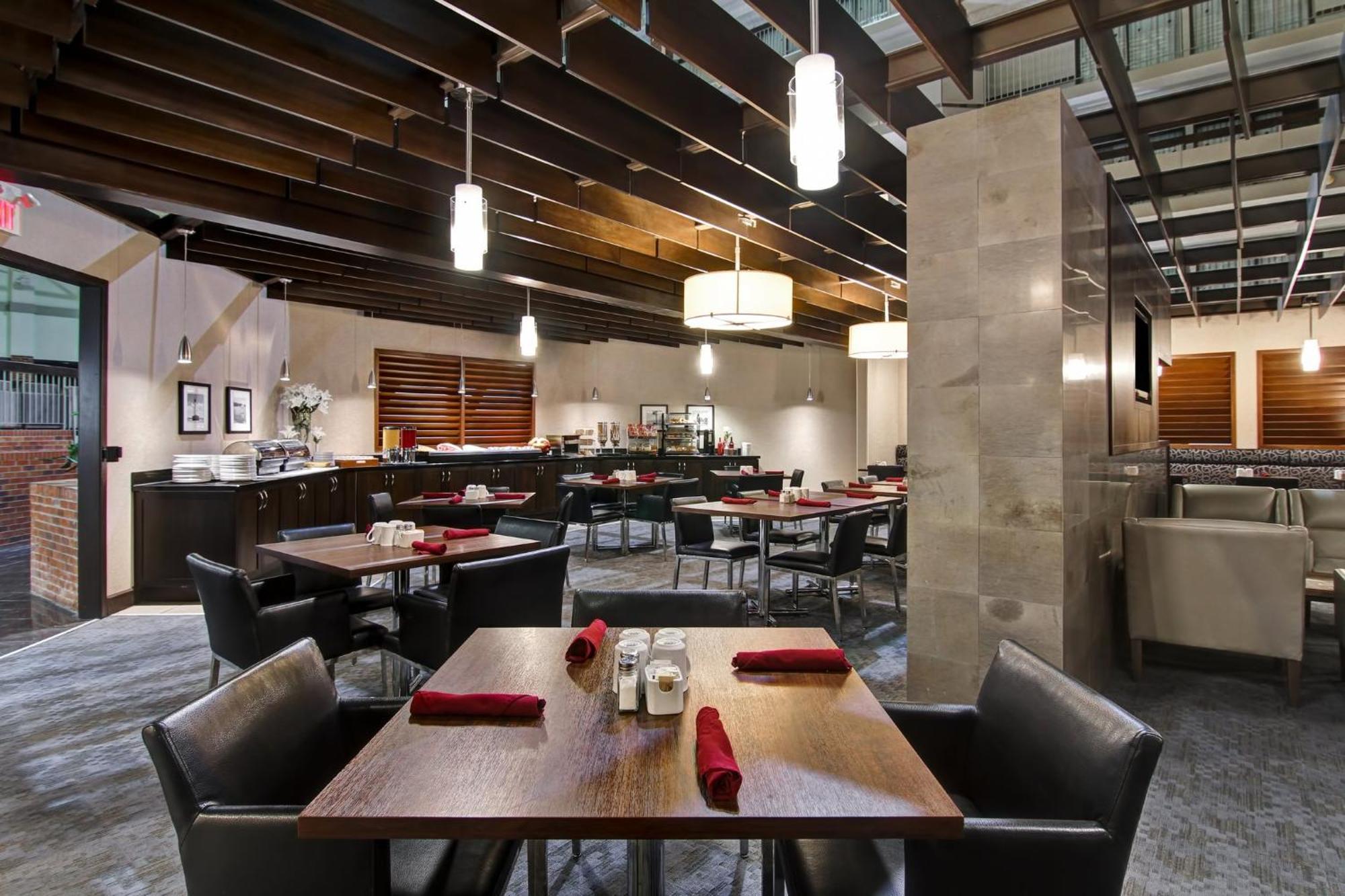 Holiday Inn Oakville Centre By Ihg Екстер'єр фото