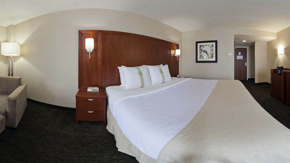 Holiday Inn Oakville Centre By Ihg Екстер'єр фото