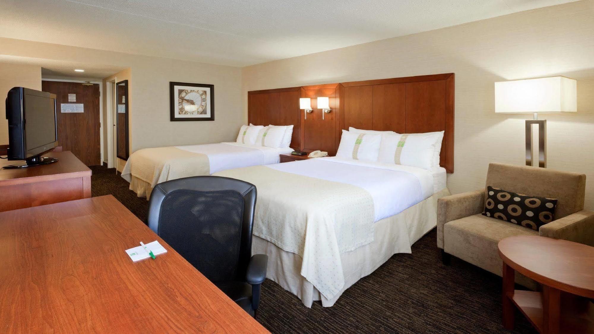 Holiday Inn Oakville Centre By Ihg Екстер'єр фото