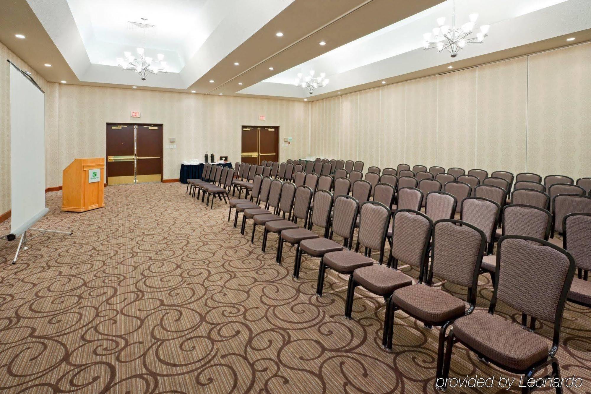 Holiday Inn Oakville Centre By Ihg Зручності фото